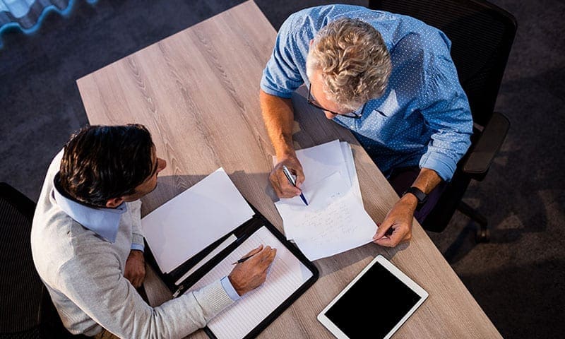 Hommes papiers travail